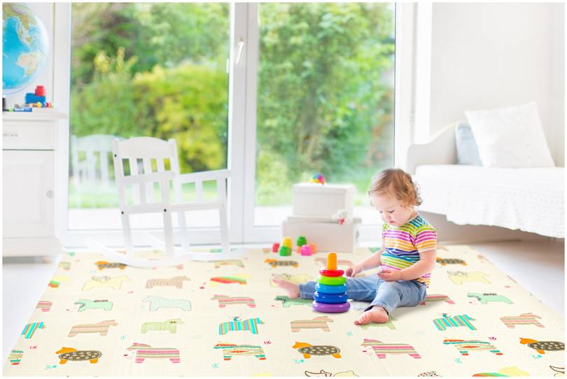 Double-sided foam mat XXL - folded 1 cm (patterns: horses and alphabet)